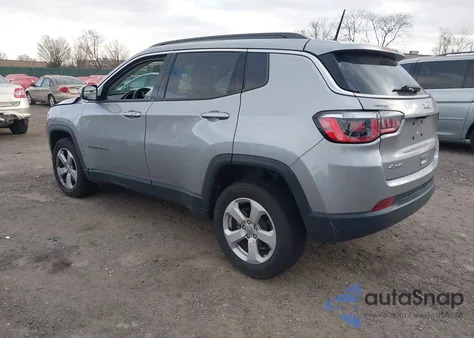 2018 Jeep Compass Latitude 4X4 z USA, uszkodzony, nr VIN 3C4NJDBB8JT423342